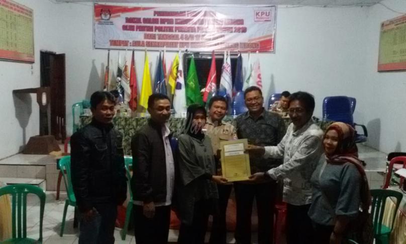 Penyerahan Berkas di menit-menit terakhir