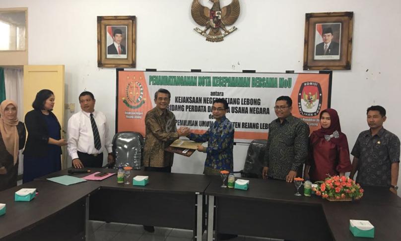 Penandatangan Kesepakatan antara KPU Rejang Lebong dan Kejari Rejang Lebong