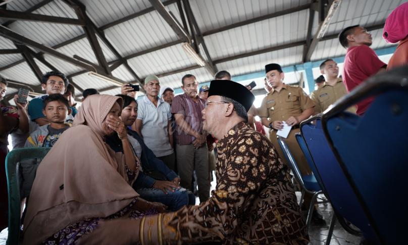 Plt Gub berikan support dan yakinkan pihak keluarga bahwa upaya pencarian korban kapal nelayan tenggelam akan dilakukan secara maksimal.