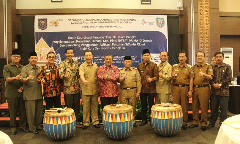 Foto Bersama usai Launching Aplikasi SiCantik Cloud