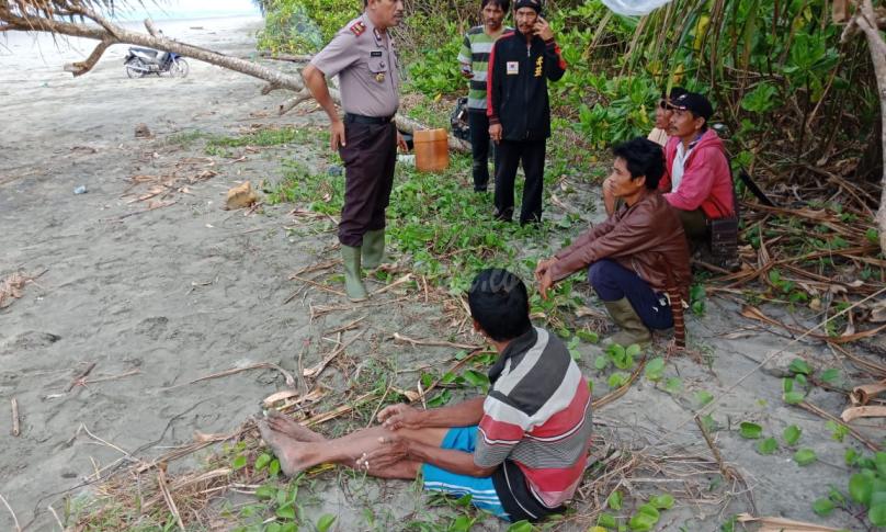 Kapolsek Seluma (Iptu Jhoni Naibaho) turun langsung ke lokasi nelayan ditemukan