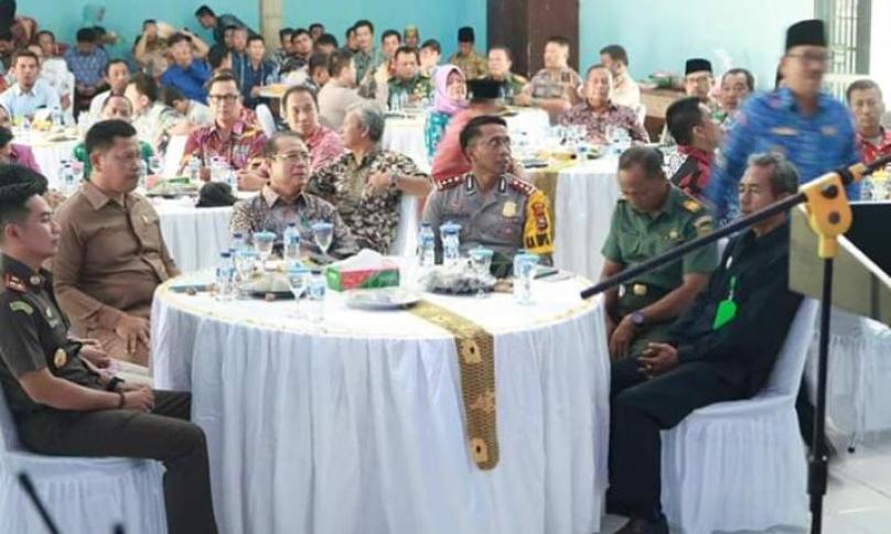Bupati dan pimpinan FKPD Seluma tampak akrab dan duduk dalam satu meja