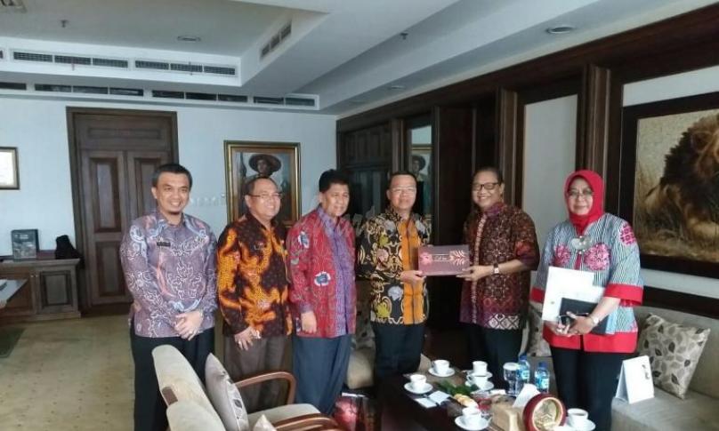 Foto bersama Plt Gubernur dan Menteri Perdagangan