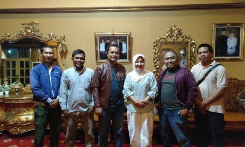 Salam Komando Mbak Linda dengan pengurus AMBO