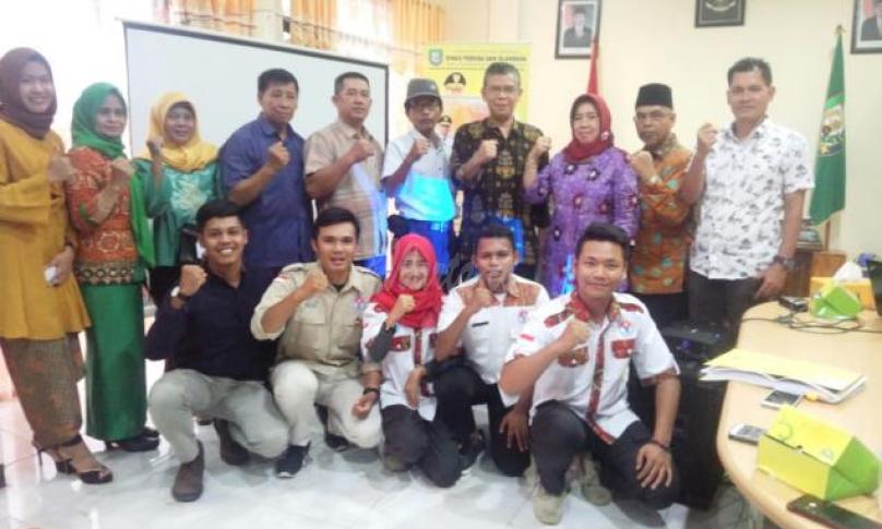 Foto bersama Sekjen Deputi Bidang pemberdayaan pemuda dan olah raga