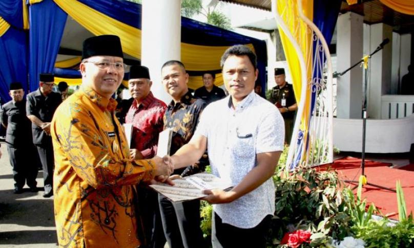Penyerahan sertifikat atau lisensi eksport