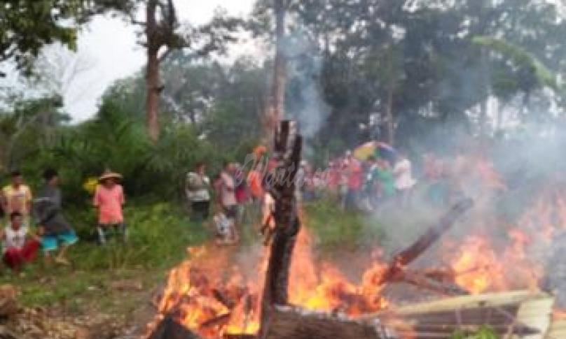 Rumah warga ludes terbakar