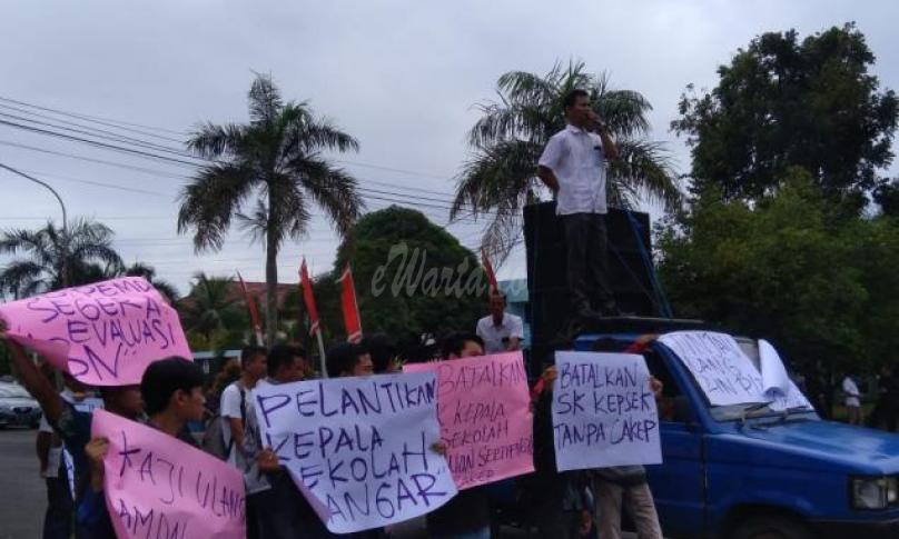 Demo, massa sampaikan sejumlah tuntutan