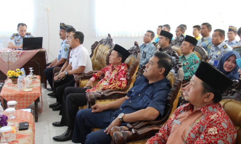 Nonton bareng jemput bola perekaman KTP-EL di Rutan Bengkulu