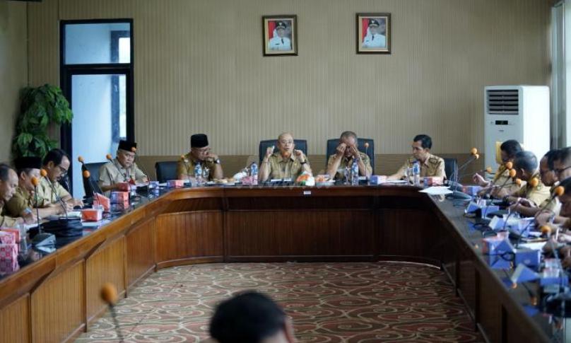 Plt Bupati Bengkulu Selatan Gusnan Mulyadi pimpin langsung rapat evaluasi SAKIP