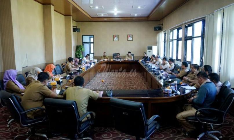 Rapat penetapan honorarium Linmas
