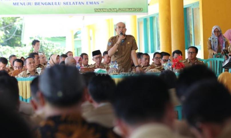 Plt Bupati Bengkulu Selatan Gusnan Mulyadi  