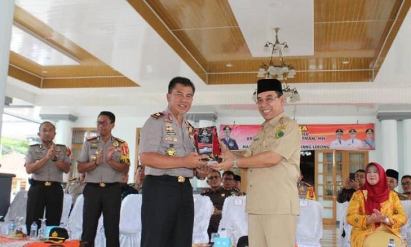 Kapolda Bengkulu bersama Bupati Rejang Lebong