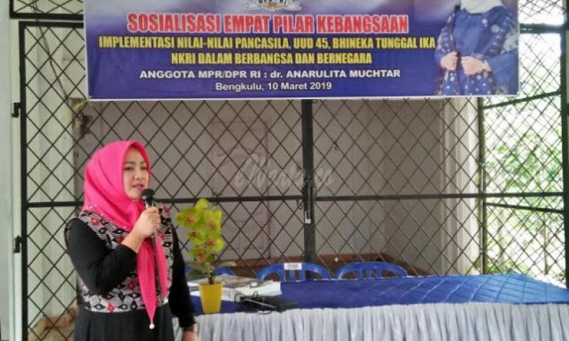 dr Annarulita saat menyampaikan materi empat pilar Kebangsaan