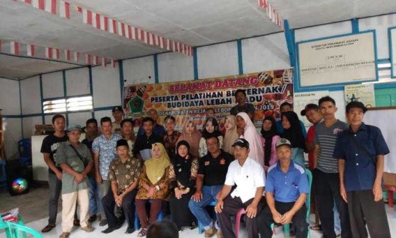 Warga Rejang Lebong dapat pelatihan berternak lebah madu