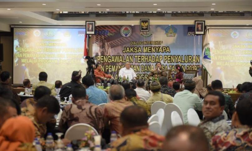 Menteri Desa, Pembangunan Daerah Tertinggal, dan Transmigrasi Eko Putro Sandjojo menghadiri acara Dialog interaktif "JAKSA MENYAPA" pengawalan terhadap penyaluran dan pemanfaatan Dana Desa tahun 2019 melalui program jaga desa. Foto:MugiMenteri Desa, Pembangunan Daerah Tertinggal, dan Transmigrasi Eko Putro Sandjojo menghadiri acara Dialog interaktif "JAKSA MENYAPA" pengawalan terhadap penyaluran dan pemanfaatan dana Desa tahun 2019 melalui program jaga desa.   Bali (28/03/2019) Foto:Mugi/Kemendesa PDTT