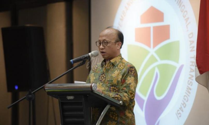 Sekjen Kemendes PDTT Anwar Sanusi menyampaikan paparan pada Workshop Pemanfaatan, Pengelolaan, dan Penyaluran Dana Desa di Bali. Anwar Sanusi mengatakan, Kemendes PDTT telah bekerjasama dengan stakeholder termasuk Kejaksaan Agung untuk melakukan sosialisasi pengawasan penyaluran dan penggunaan dana desa. Foto: Mugi/Kemendes PDTT