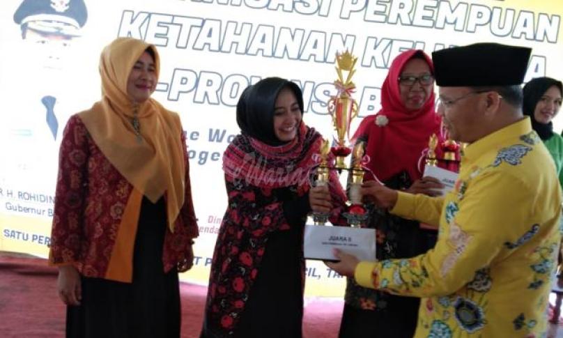 Penutupa jambore organisasi perempuan di akhiri dengan pembagian hadiah