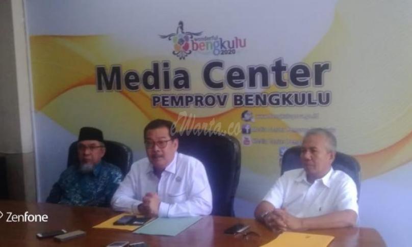 Tim Pansel Lelang JPTP saat menggelar konferensi pers