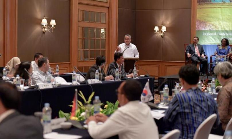 Menteri Desa dan PDTT RI (Eko Putro Sandjojo)