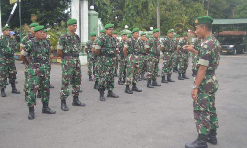 Kasdim pimpin apel pagi di halaman Makodim 0718 Pati, Jawa Tengah