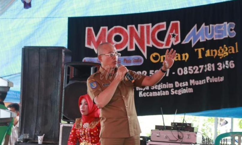 Plt Bupati Bengkulu Selatan Gusnan Mulyadi saat menghadiri lomba desa di Desa Seginim Bengkulu Selatan