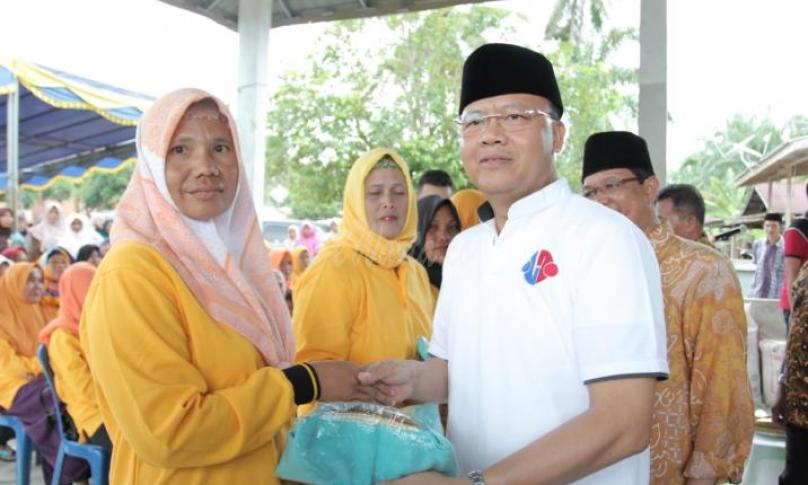 Penyerahan bantuan untuk KuBe dan Ponpes