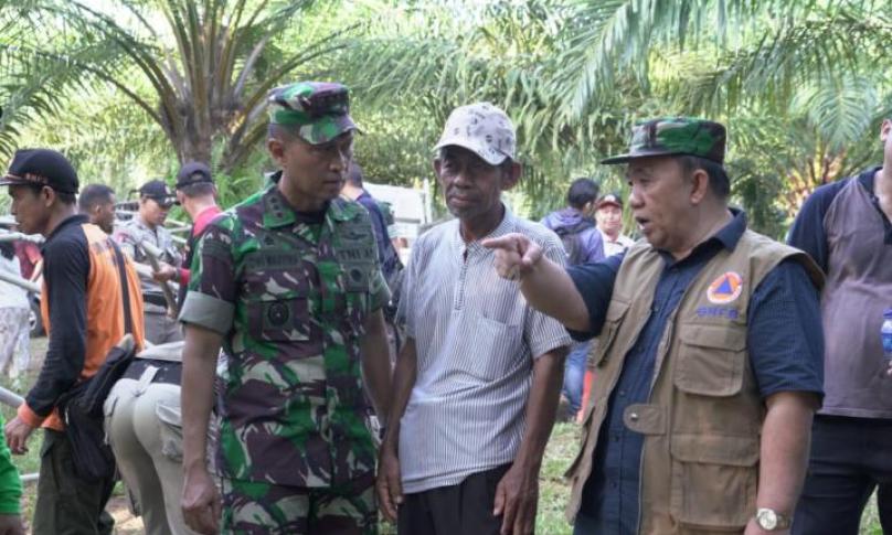 Sekda bersama Dandim dan Tim turun ke lokasi terdampak bencana paling parah di Desa Genting, Bengkulu Tengah