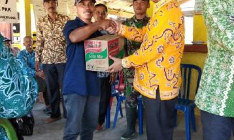 Penyaluran bantuan diserahkan oleh Sesda Bengkulu Selatan, Yudi Satria