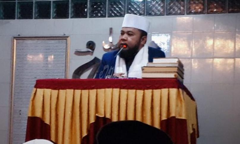 Walikota Bengkulu (H. Helmi Hasan, SE) saat memberikan Tausiahnya di Masjid Baitul Hamdi, Pasar Baru, Bengkulu