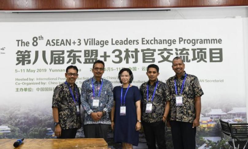 Perwakilan Indonesia berswafoto bersama di Tiongkok