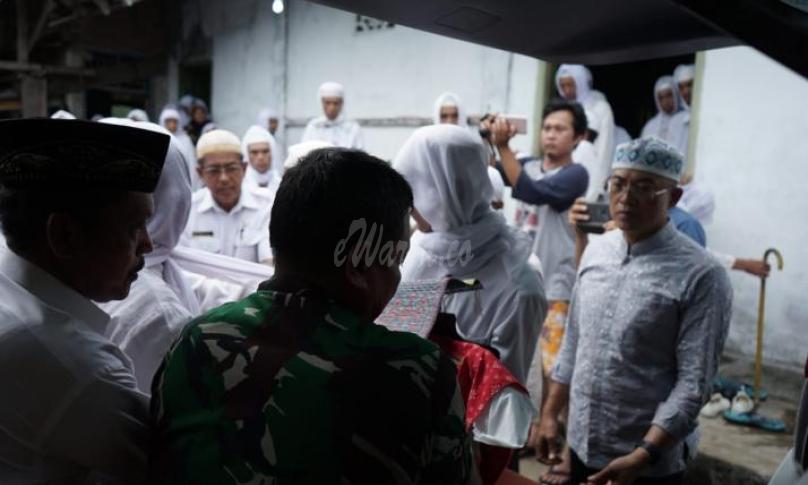 Bupati Bengkulu Selatan, Gusnan Mulyadi kunjungi jamaah tarekat meninggal