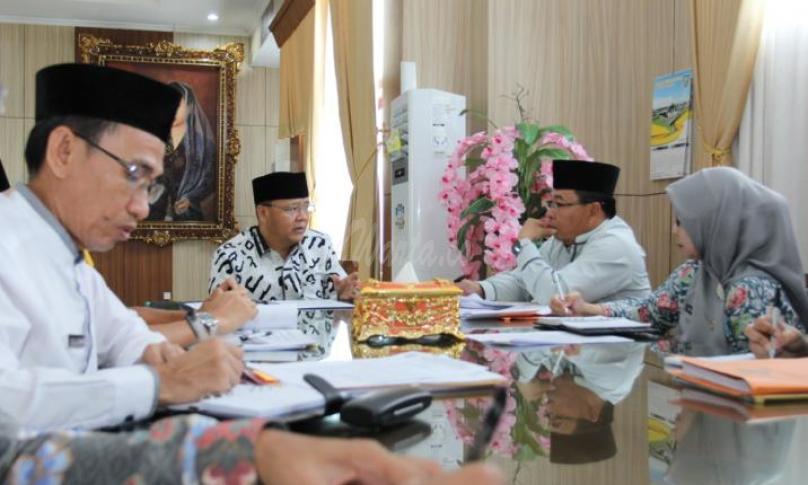 Atisar Kepala Dinas Pemuda dan Olahraga usai rapat di ruang kerja Gubernur, Jumat(17/5)