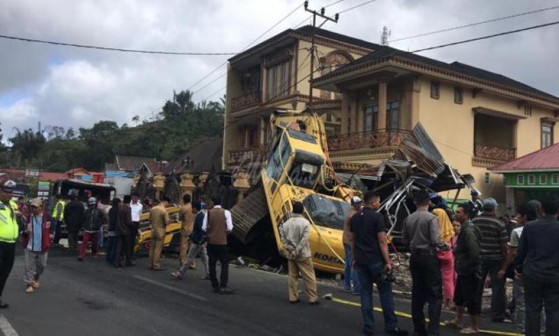 Lakalantas 3 orang meninggal dunia ditempat