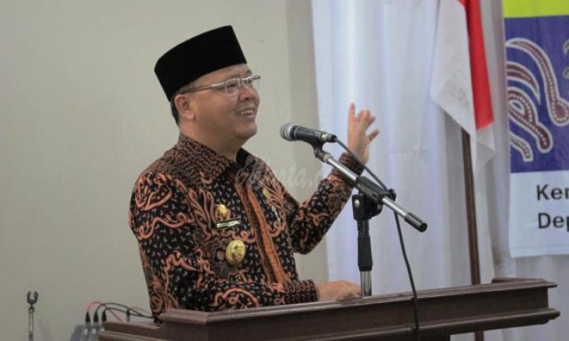 Gubernur Bengkulu (Dr. H. Rohidin Mersyah) saat membuka workshop sadar wisata di Bengkulu