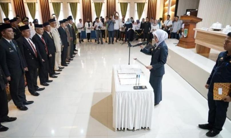 Mutasi, Bupati lantik dan rotasi puluhan pejabat di Pemkab Luwu Utara, Sulawesi Selatan