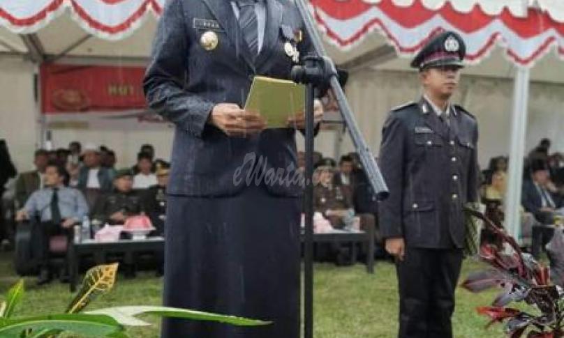 Bupati Luwu Utara, Indah P Indriani Irup Upacara HUT Bhayangkara ke-73 di Halaman Mapolsek Sabbang, Sulawesi Selatan