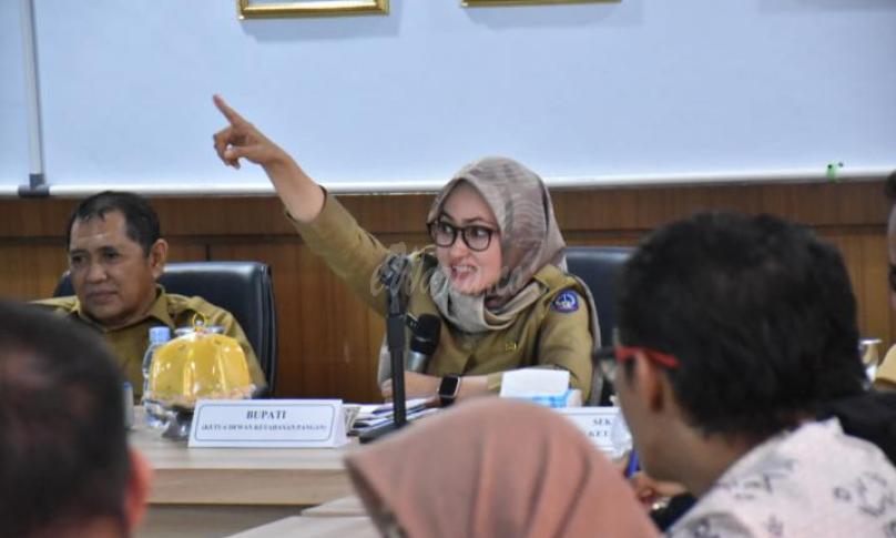 Seraya bersemangat full, Bupati cantik ini mengajak wujudkan swasemvada di Kabupaten Luwu Utara secara bergotong-royong