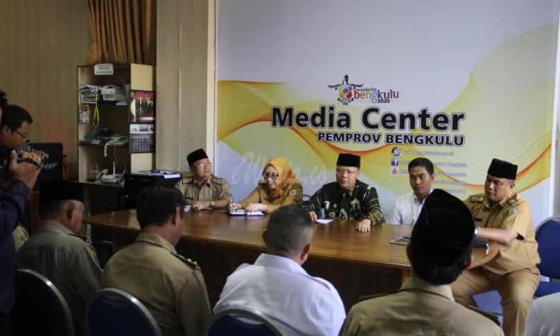 Gubernur Bengkulu Rohidin Mersyah gelar rapat terbatas dengan pihak pertamina terkait kelangkaan stock BBM bersubsidi di Provinsi Bengkulu. Hal ini merupakan bentuk respon cepat pemerintah atas keluhan masyarakat. 