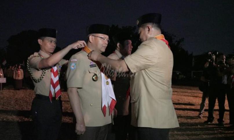 Gubernur Bengkulu (Dr. H. Rohidin Mersyah) terima penghargaan Lencana Melati 