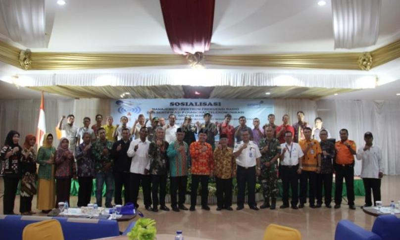 Balai Monitor (Balmon) spektrum frekuensi radio kelas II Bengkulu melakukan sosialisasi manajemen spektrum frekuensi radio dan sertifikasi perangkat telekomunikasi bidang maritim di hotel ternama di kota Bengkulu, Kamis (29/8).