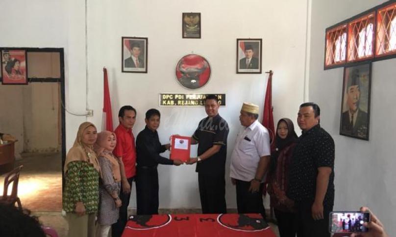 Satu Balon Bupati Rejang Lebong mulai mendaftar ke Partai Banteng dengan moncong putih ini