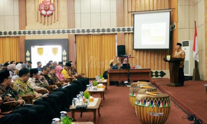 Gubernur, Alumnus BPKP sangat penting bagi kemajuan daerah, komitmen untuk mewujudkan pemerintahan yang bersih dan terbebas dari korupsi. Diharapkan, program ini terus berkelanjutan dan menghasilkan sumber daya yang berkompeten dalam mengelola keuangan daerah