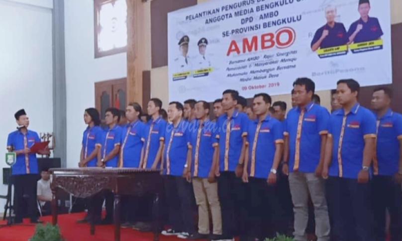 Ketua AMBO Provinsi Bengkulu, Aurego Jaya kukuhkan kepengurusan Anggota Media Bengkulu Online