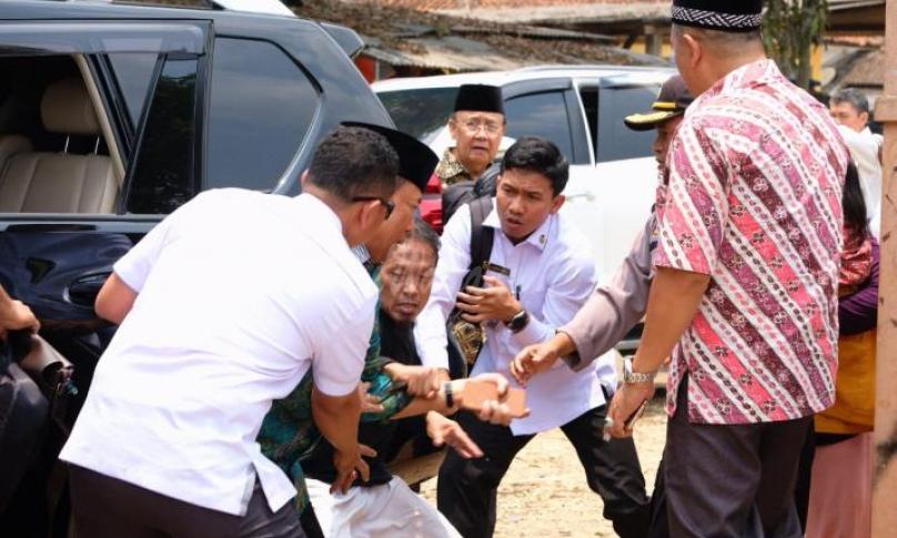 Dua pelaku penyerangan langsung diamankan ke Polsek Menes, Pandeglang Banten