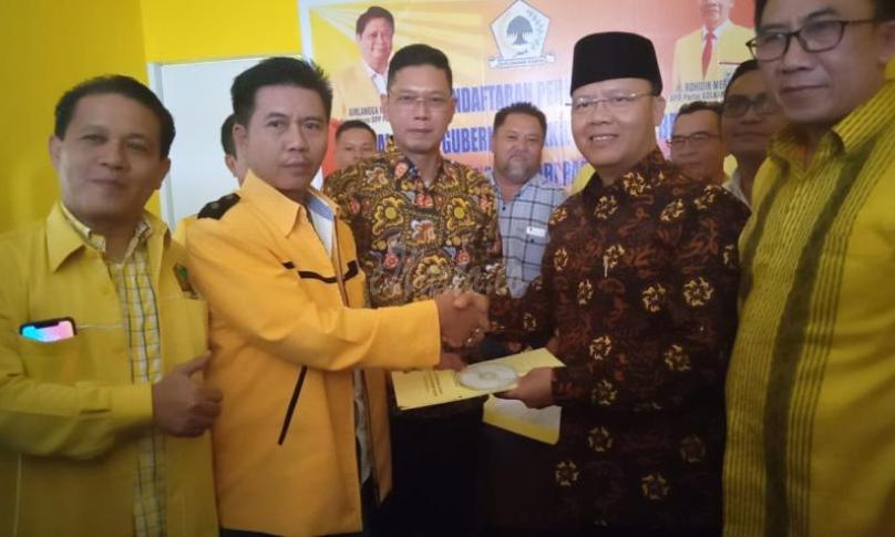 Rohidin Mersyah yang juga Petahana dalam pemilihan Kepala Daerah 2020 secara resmi mengambil formulir pendaftaran ke Partai berloggo pohon Beringin