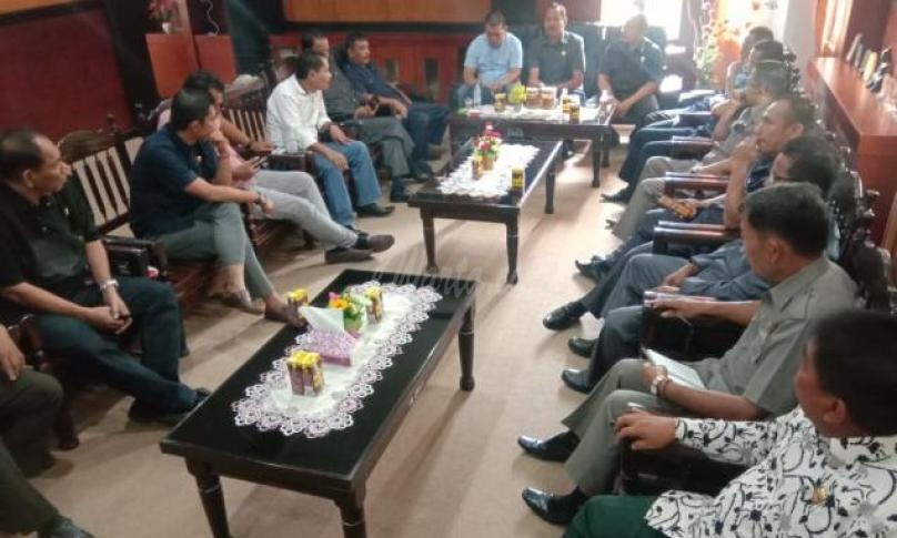 Rapat Internal pembentukan Alat Kelengkapan Dewan Luwu Utara, Sulsel Rabu (16/10).