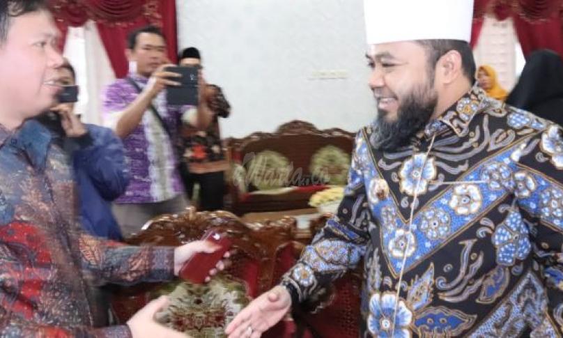 Kunjungan Sultan B Najamudin disambut sumringah oleh Walikota dan Wakil Walikota Bengkulu, Jumat (18/10).