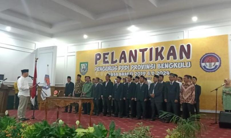 Pengukuhan pengurus PPDI Bengkulu, Jumat (25/10)