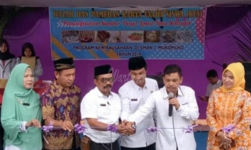 Wabup hadiri pembukaan Karya Usaha Siswa SMAN 2 Mukomuko